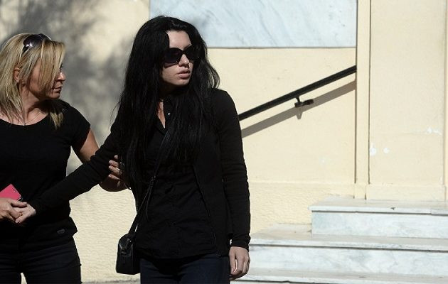 H αδελφή της δολοφονημένης Δώρας ξέσπασε στο πατέρα της: Αλήτη εσύ την «έφαγες»